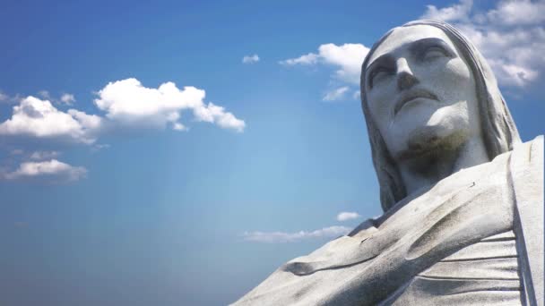 Estatua de Cristo en Río de Janeiro sobre un fondo de nubes. Cronograma — Vídeo de stock