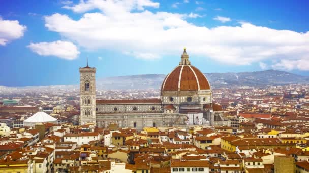 Santa Maria del Fiore a červené střechy Florencie, Itálie. — Stock video