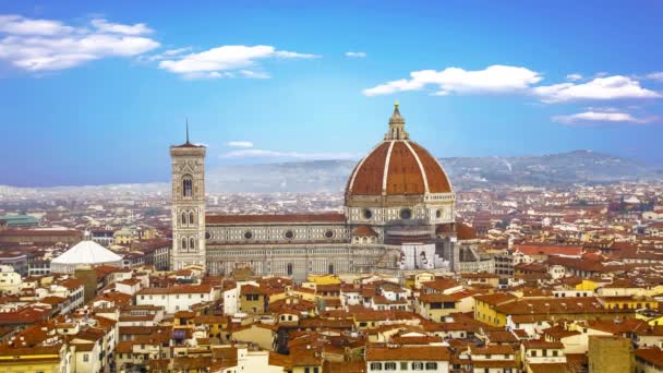 Santa Maria del Fiore and the red roofs of Florence, Italy. — ストック動画