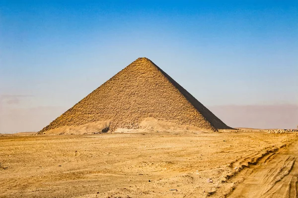 Pink Pyramid - the northern pyramid of Pharaoh Snofru in Dakhshur, XXVI century BC. — ストック写真