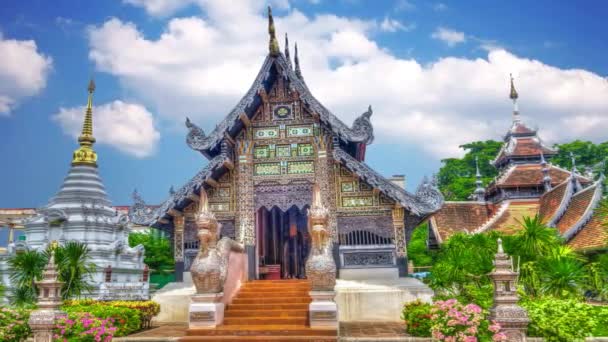 Schöner alter buddhistischer Tempel in chiang mai. — Stockvideo
