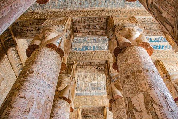 Hermoso Interior Del Templo Dendera Templo Hathor Egipto Dendera Antiguo —  Fotos de Stock