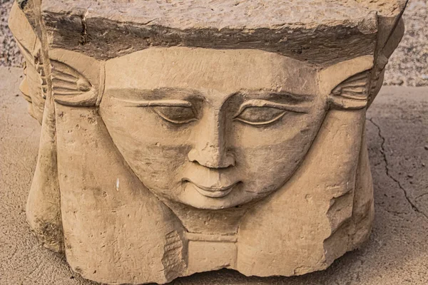 Cabeça Deusa Hathor Egito Dendera Antigo Templo Egípcio Dendera Templo — Fotografia de Stock