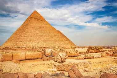 Giza, Mısır 'daki eski Şef Piramidi.