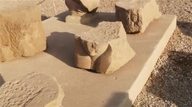 Güzel Dendera Tapınağı 'nın kalıntıları ya da Hathor Tapınağı. Mısır, Dendera, Eski Mısır tapınağı Ken şehri yakınlarında.