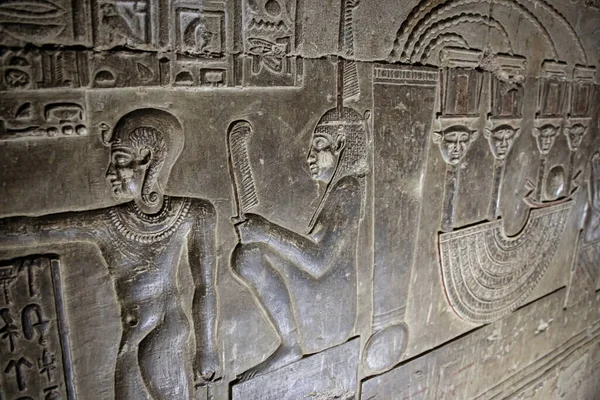 Μυστηριώδεις Τοιχογραφίες Στους Τοίχους Του Ναού Του Dendera Hathor Κοντά — Φωτογραφία Αρχείου
