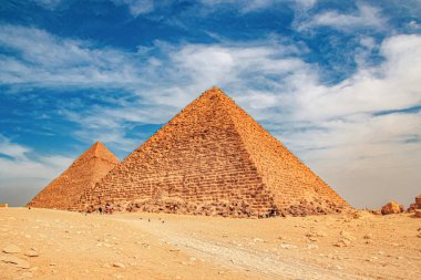 Antik Mycerinus Piramidi, Menkaura ve Queens Menkaurev Giza Piramitleri, Mısır.