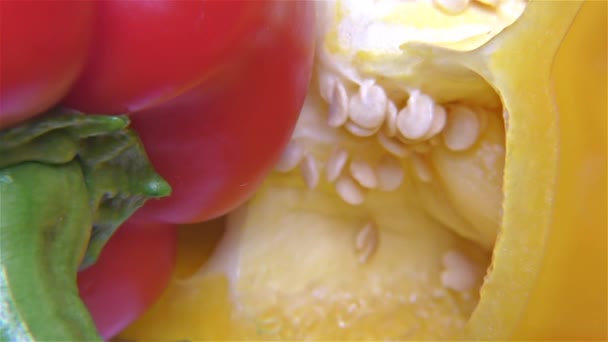 Paprika vermelha e amarela imagens grande plano, detalhe, macro — Vídeo de Stock