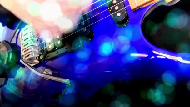 Κιθαρίστας Παίζει Ροκ Ηλεκτρική Κιθάρα Αφηρημένη Κιθάρα Κοντινό Πλάνο Φως — Αρχείο Βίντεο