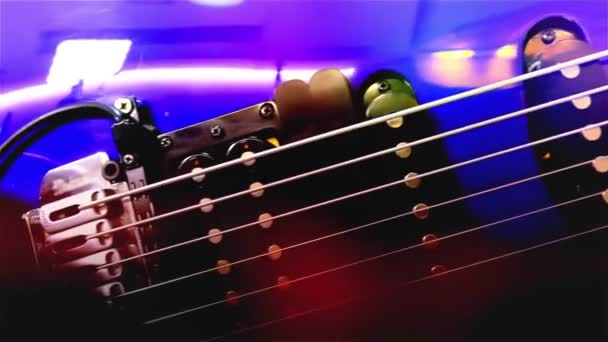 Гитарист Plays Rock Electric Guitar Abstrab Guitar Close Light — стоковое видео