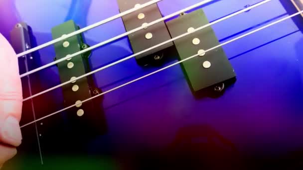 Gitarrist Spelar Rock Bass Gitarr Abstrakt Basgitarr Närbild Light — Stockvideo