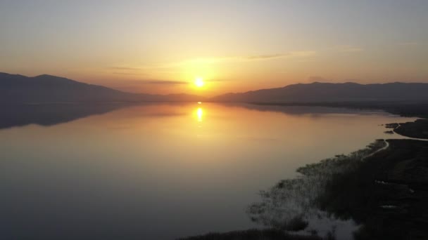 Hermoso Atardecer Sobre Lago Vista Aérea Del Lago Iznik Turquía — Vídeo de stock