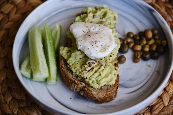 Avocado Toast Poached Eggs — Stock Photo, Image