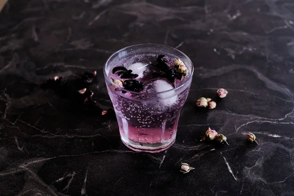 Pink Gin Tonic Cocktail Hibiscus Dried Rose Buds — Stock Photo, Image