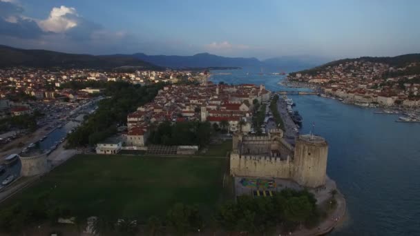 Luchtfoto Van Trogir Kroatië Kleine Toeristische Stad Kroatië — Stockvideo