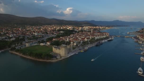 克罗地亚Trogir的空中录像 克罗地亚的小旅游城市 — 图库视频影像
