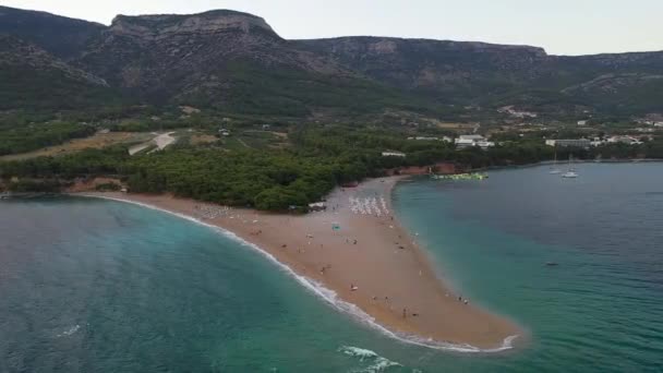 Widok Lotu Ptaka Zlatni Rat Jedną Najbardziej Znanych Plaż Świecie — Wideo stockowe