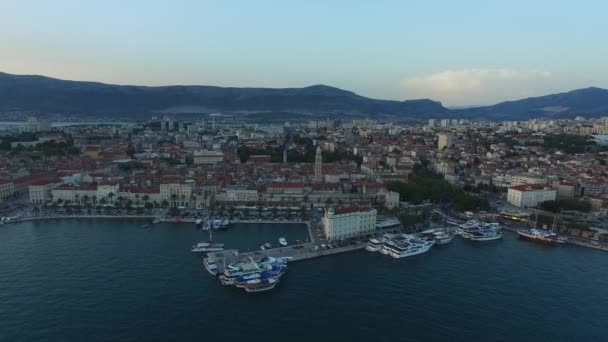 Luchtfoto Van Split Kroatië Stad Aan Adriatische Zee Prachtige Kust — Stockvideo