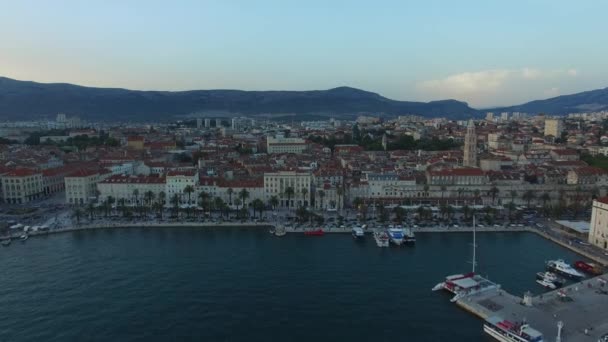 Luchtfoto Van Split Kroatië Stad Aan Adriatische Zee Prachtige Kust — Stockvideo