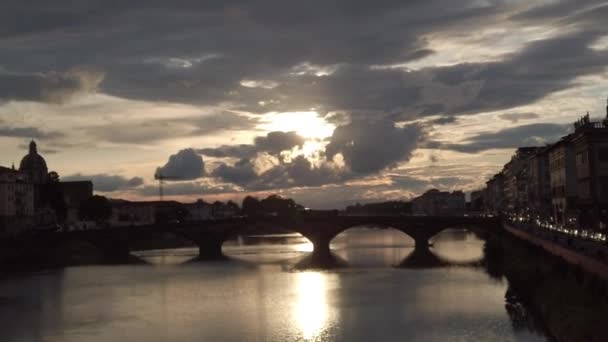 Ponte Vecchio Florença Itália 2019 Ponte Famosa Florença Com Pequenas — Vídeo de Stock