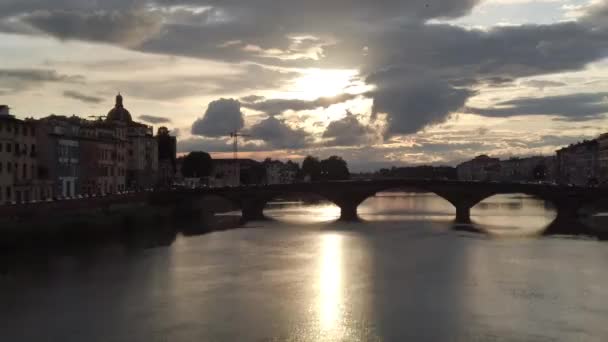 Ponte Vecchio Florença Itália 2019 Ponte Famosa Florença Com Pequenas — Vídeo de Stock