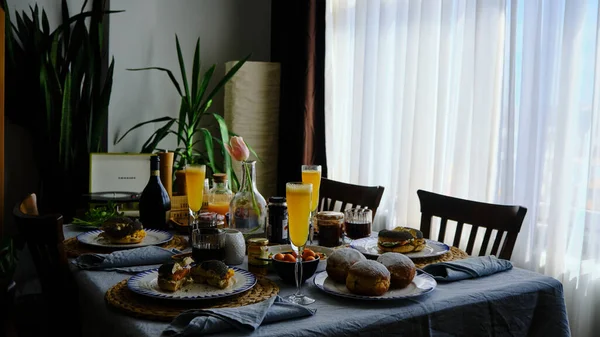 Delicioso Desayuno Con Acogedora Envoirment Casa Concepto Para Desayuno Sabroso — Foto de Stock