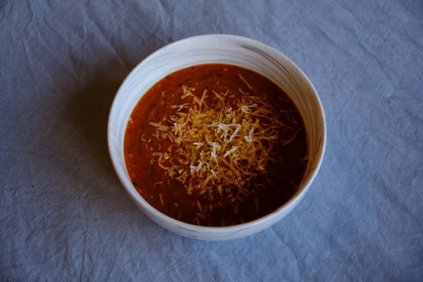Sopa Tomate Casera Con Queso Parmesano —  Fotos de Stock