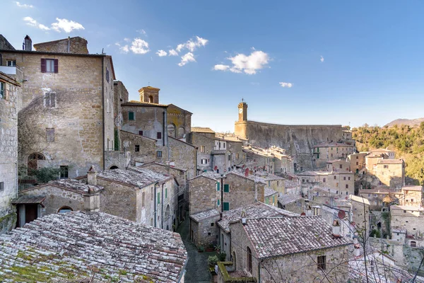 Utsikt över gamla stan, i Sorano, Toscana, Italien — Stockfoto