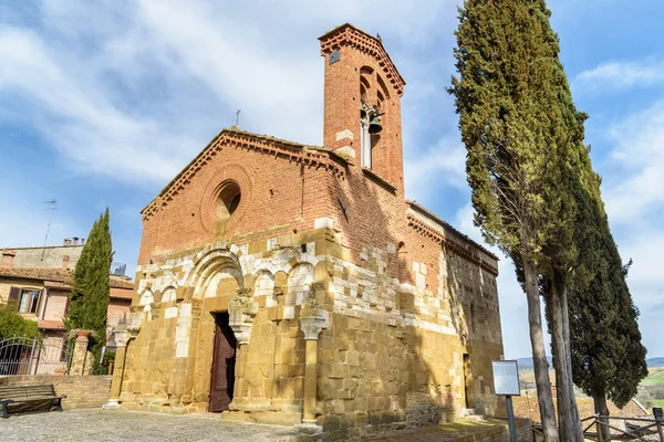 San Giovanni d'Asso, Toskana, İtalya için San Pietro Kilisesi — Stok fotoğraf