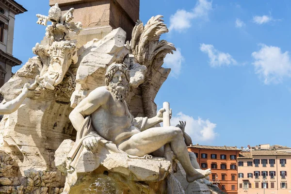 Fontein van de vier rivieren in Rome, Italië — Stockfoto