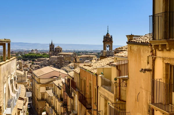 Caltagirone, Catania eyaletinin, Sicilya, İtalya, tarihi kentin panoramik görünüm