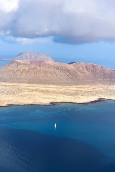 La Graciosa Island, Kanarya Adaları, İspanya, Mirador del Rio, Lanzarote görünümünden