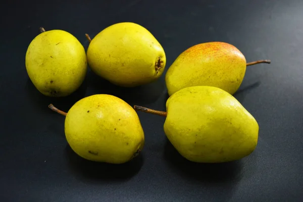 Pere Succose Saporite Lucenti Colore Verde Rosso Giallo Sono Situate — Foto Stock