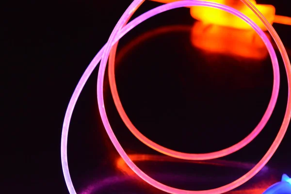 Turuncu Mavi Işık Teli Farklı Işık Iletimi Işık Spektrumu Işık — Stok fotoğraf