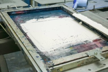 Blok ekranı beyaz renkle kapat.