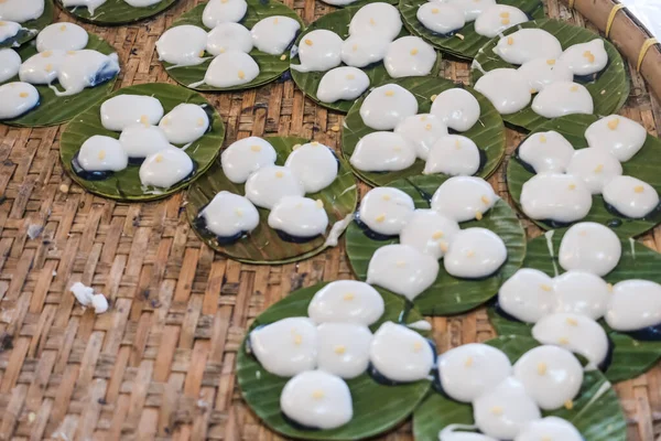 Harina de frijol mungo y postre de coco, postre tailandés . — Foto de Stock