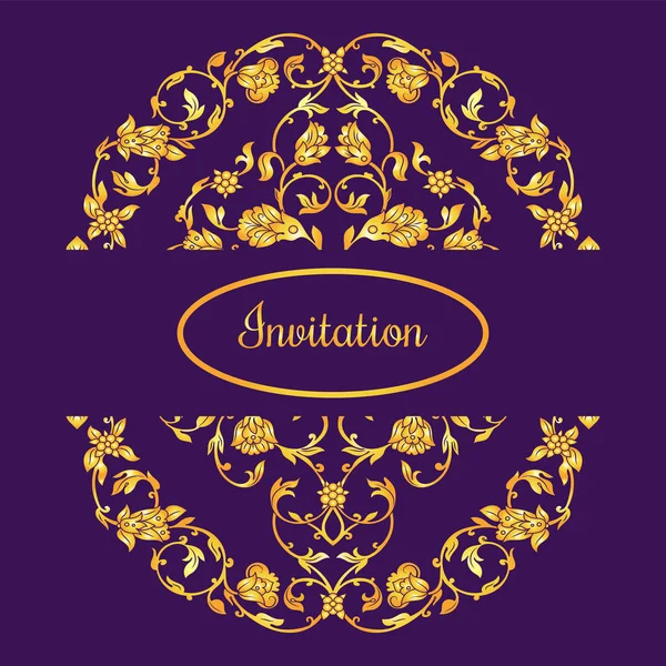 Tarjeta de invitación decorada floral con adorno antiguo, violeta de lujo y oro vintage, bandera victoriana, folleto de estilo barroco damasco, patrón de moda, plantilla para diseño — Vector de stock