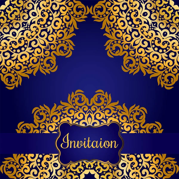 Tarjeta de invitación de oro rico en el estilo indio. Tarjetas Bohemia con mandalas. Azul real y oro. Plantilla única para diseño o telón de fondo — Archivo Imágenes Vectoriales