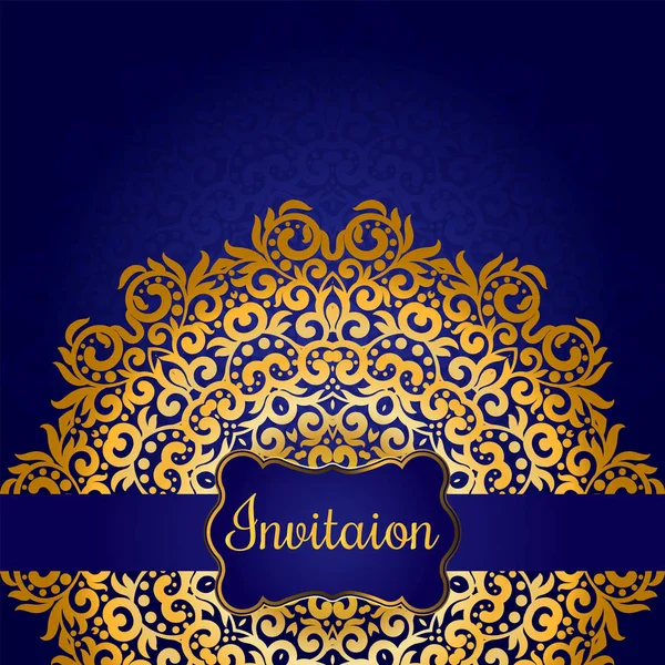 Carte d'invitation riche en or dans le style indien. Cartes Bohème avec mandalas. Bleu royal et or. Modèle unique pour la conception ou la toile de fond — Image vectorielle