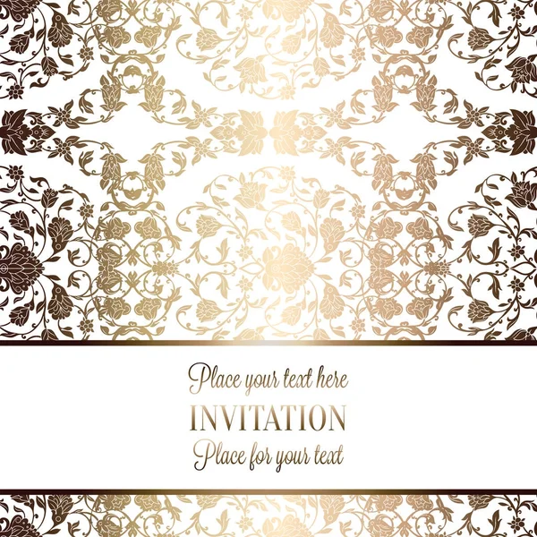 複雑なバロック様式の豪華な結婚式招待状、ベージュの背景にフレーム、テキスト、光沢のあるグラデーションにレースの葉の豊富な金装飾 — ストックベクタ