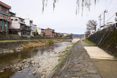 Miyagawa nehri boyunca yer alan Miyagawa sabah pazarı, 300 yılı aşkın süredir şehrin aşçılık ve sosyal hayatının merkezinde yer alıyor. Pazar her gün sabah erken saatlerden öğlene kadar devam eder ve sakinler için en iyi yerdir.