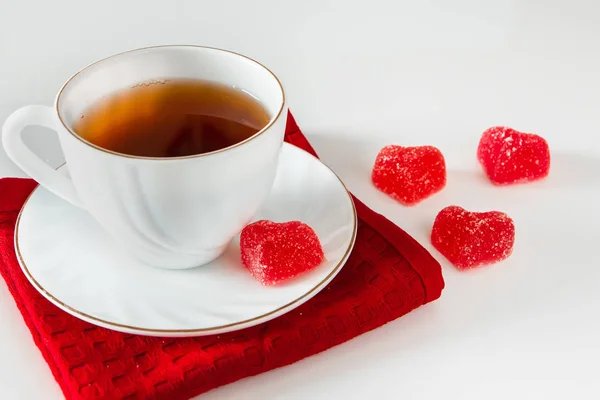 Xícara Branca Com Chá Guardanapo Vermelho Marmelada Forma Coração Fundo — Fotografia de Stock