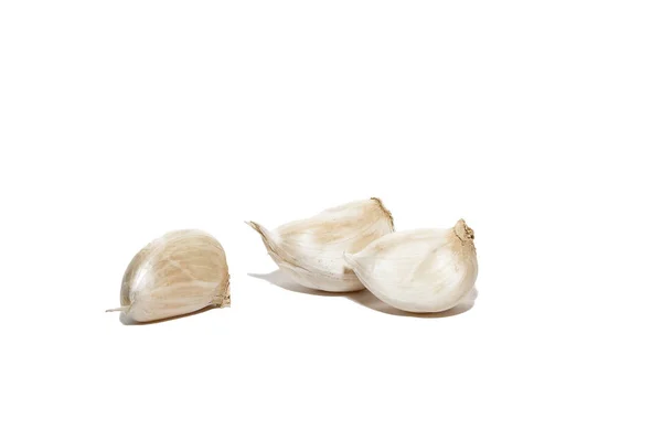 Σκόρδο Κεφάλια Απομονώνονται Λευκό Φόντο Φέτες Φρέσκου Μυρωδάτου Σκόρδου Απομονωμένες — Φωτογραφία Αρχείου