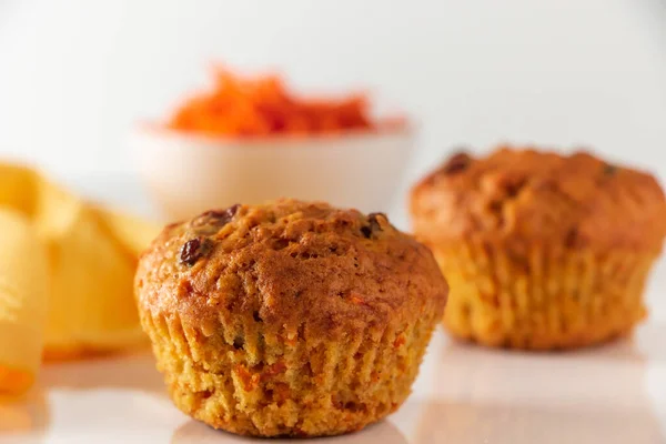 Lekkere Pompoen Muffins Een Witte Achtergrond Zelfgemaakte Groentetaarten Voor Een — Stockfoto