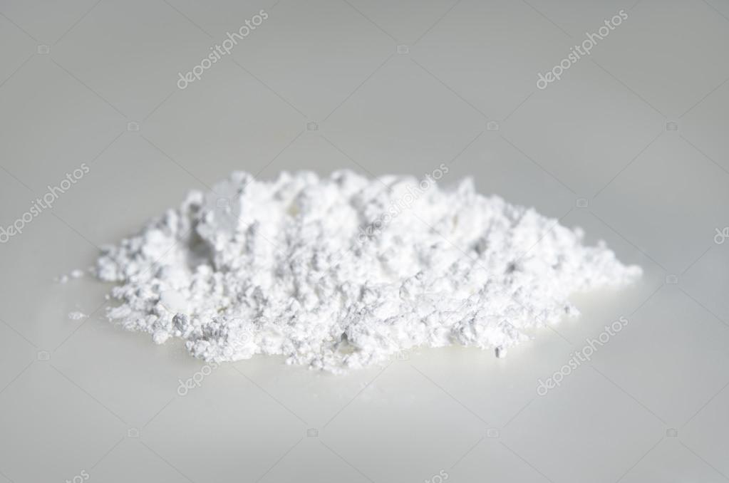 Alantoin white powder chemical extract for cosmetic ingredient