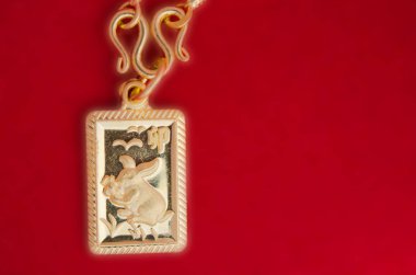 Tavşan altın çerçeve kolye 90k yüzde Tay altın sınıf izole o