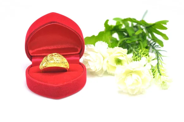 Złoty Wisiorek Kamea Fantazyjne Pierścień Biżuteria Białym Tle — Zdjęcie stockowe