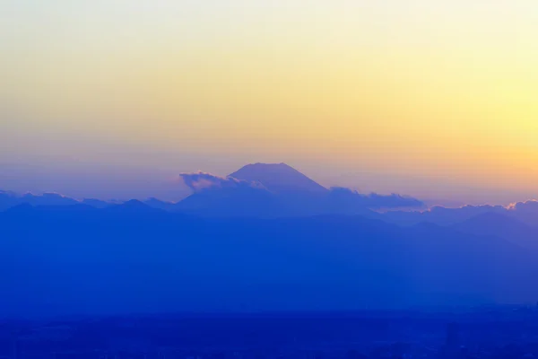 Silhouette närbild av Fuji moutain toppen i twilight sce — Stockfoto