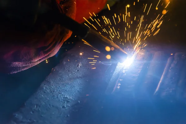 The welding spark light in close-up scene,the torch of welding — Zdjęcie stockowe