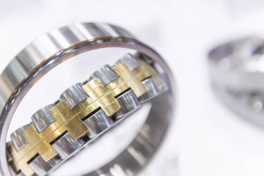 İnişli çıkışlı yakın çekim taşıyan, keşfetmek taşıyan haddeleme